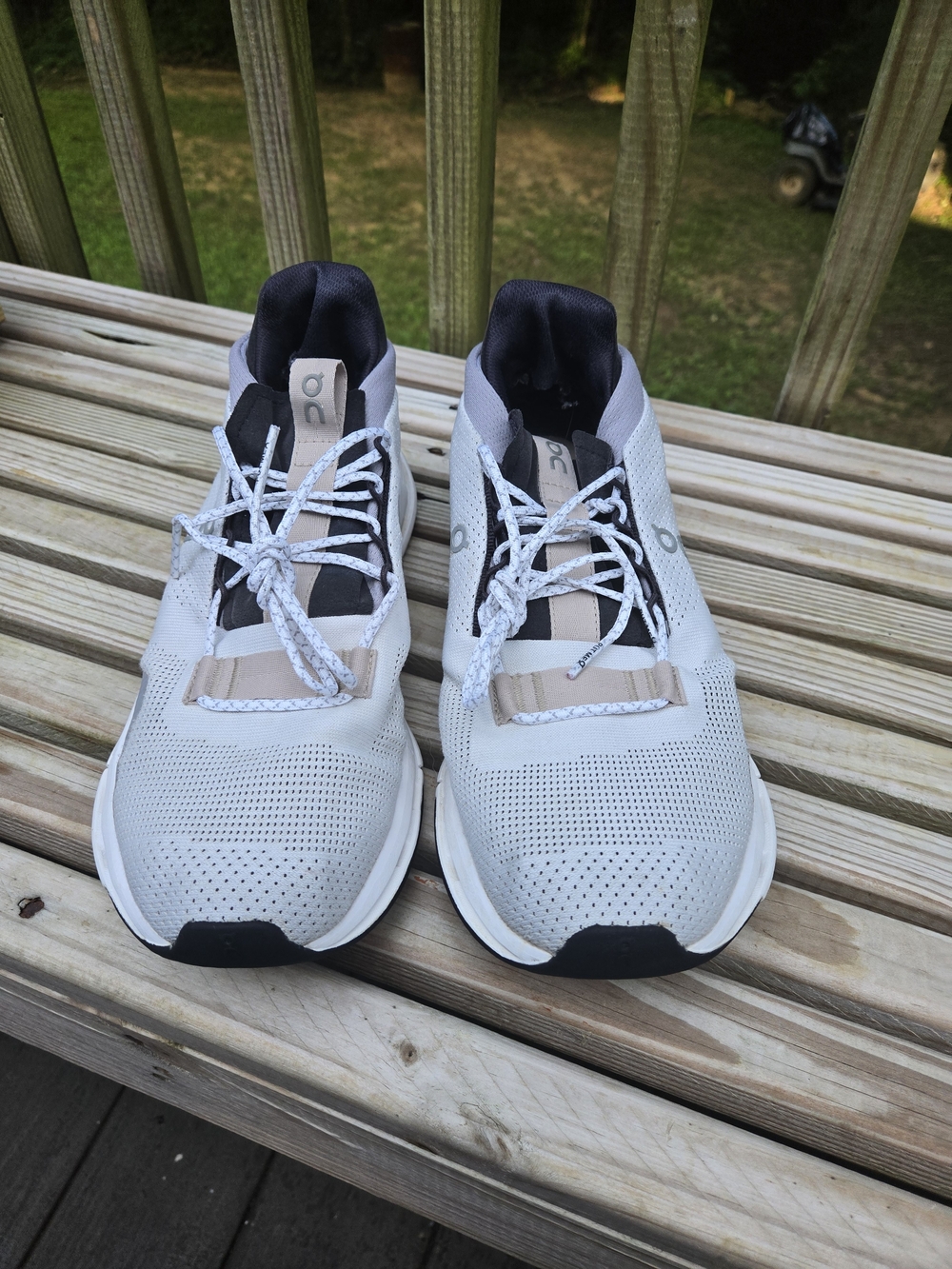 On Running Women's Athletic Shoes in White and Gray
